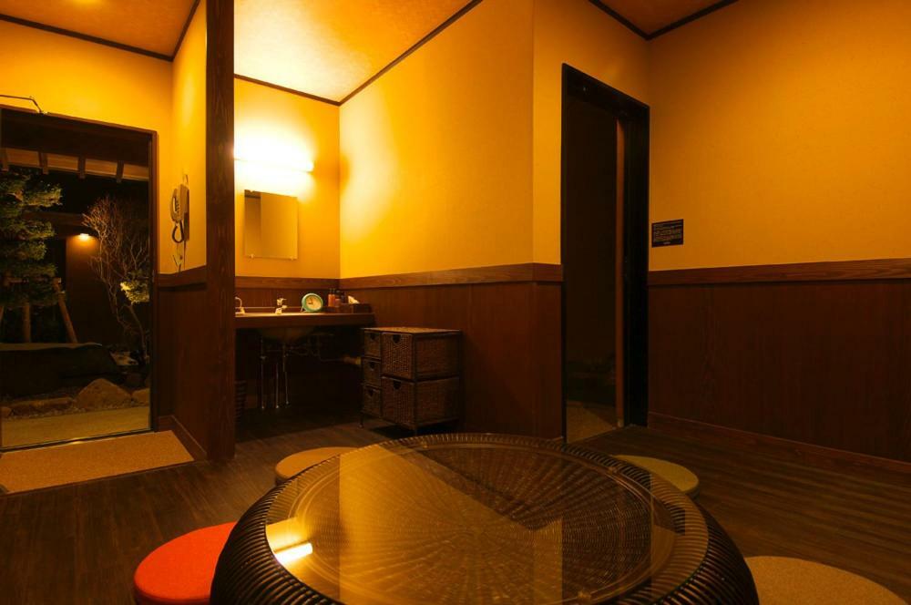Хостел Hotakasou Club Такаяма Экстерьер фото
